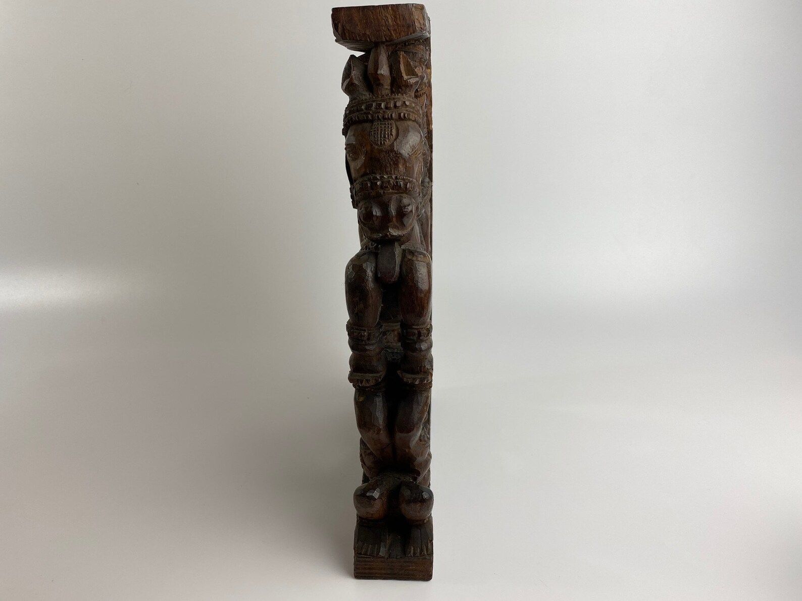 photo furniture Handmade Carving Panel Of Wood From Indian Temple Car To Celebrate Hindu Gods Man On Horse And Man With Dog