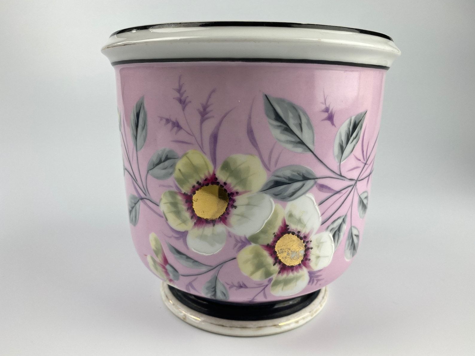 French Napoleon III Indoor Planter In Light Pink With Floral Motif 19th Century France