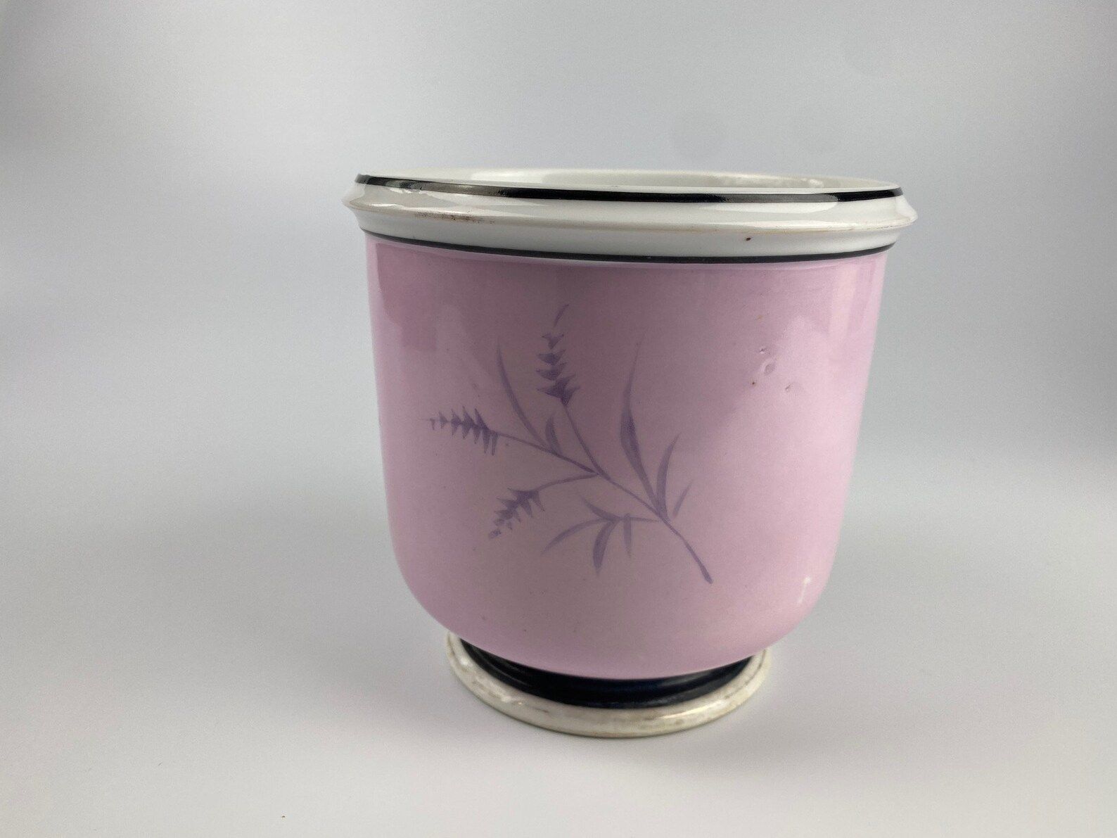 French Napoleon III Indoor Planter In Light Pink With Floral Motif 19th Century France photo for sale