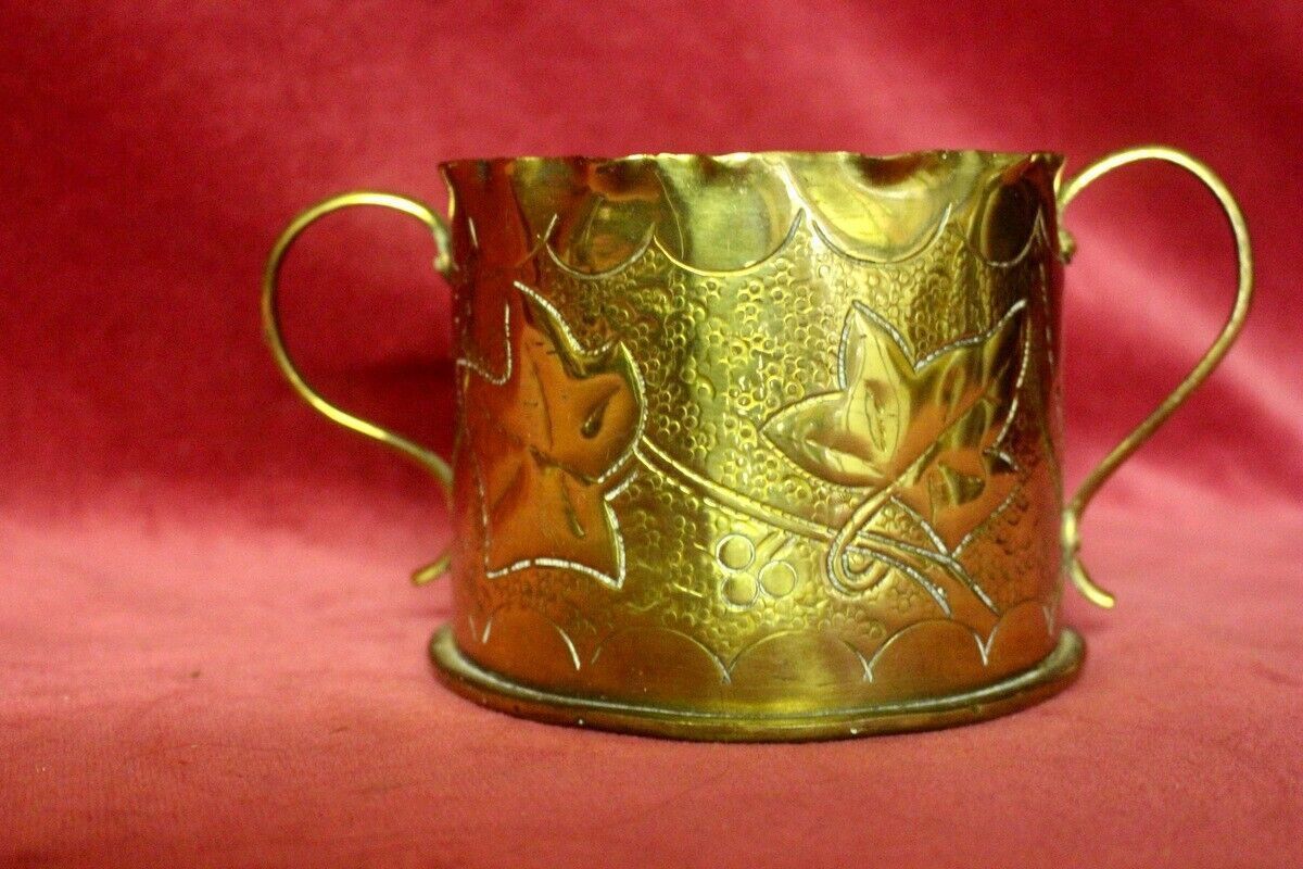 Vintage French Embossed Brass  Shell Casing Wwi Vase Pot 19th Century With Brass Handles 12 X 9 Cm 1 Kg