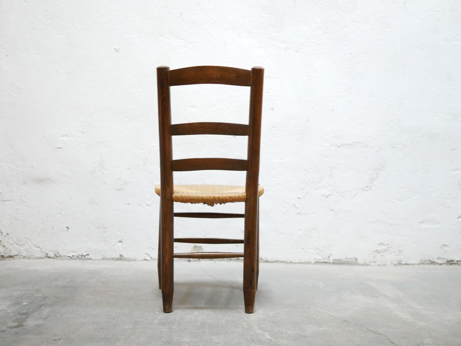 Antique Mulched Wooden Country Chair photo 128.96