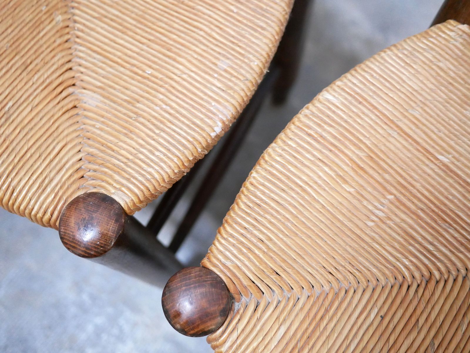 photo vinterior Antique Mulched Wooden Country Chair