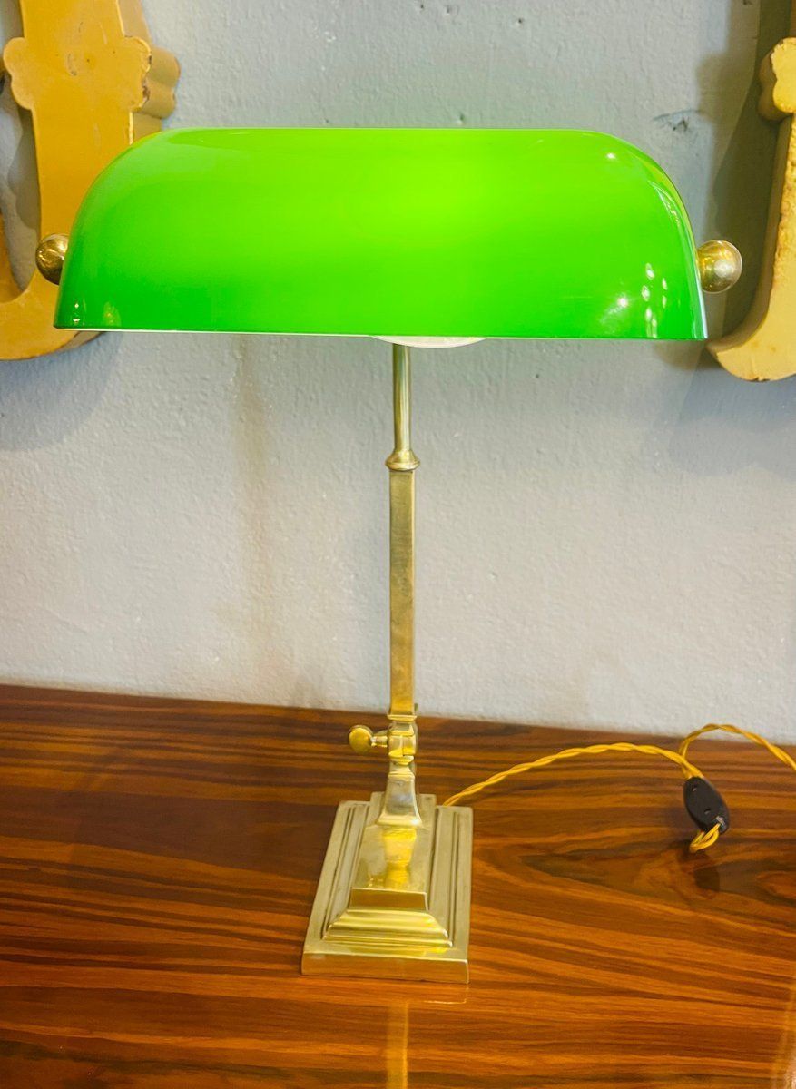 photo furniture Ministerial Churchill Lamp In Bronze And Opaline Glass
