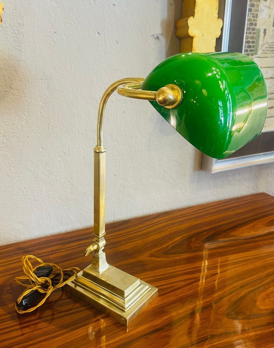 photo vinterior Ministerial Churchill Lamp In Bronze And Opaline Glass
