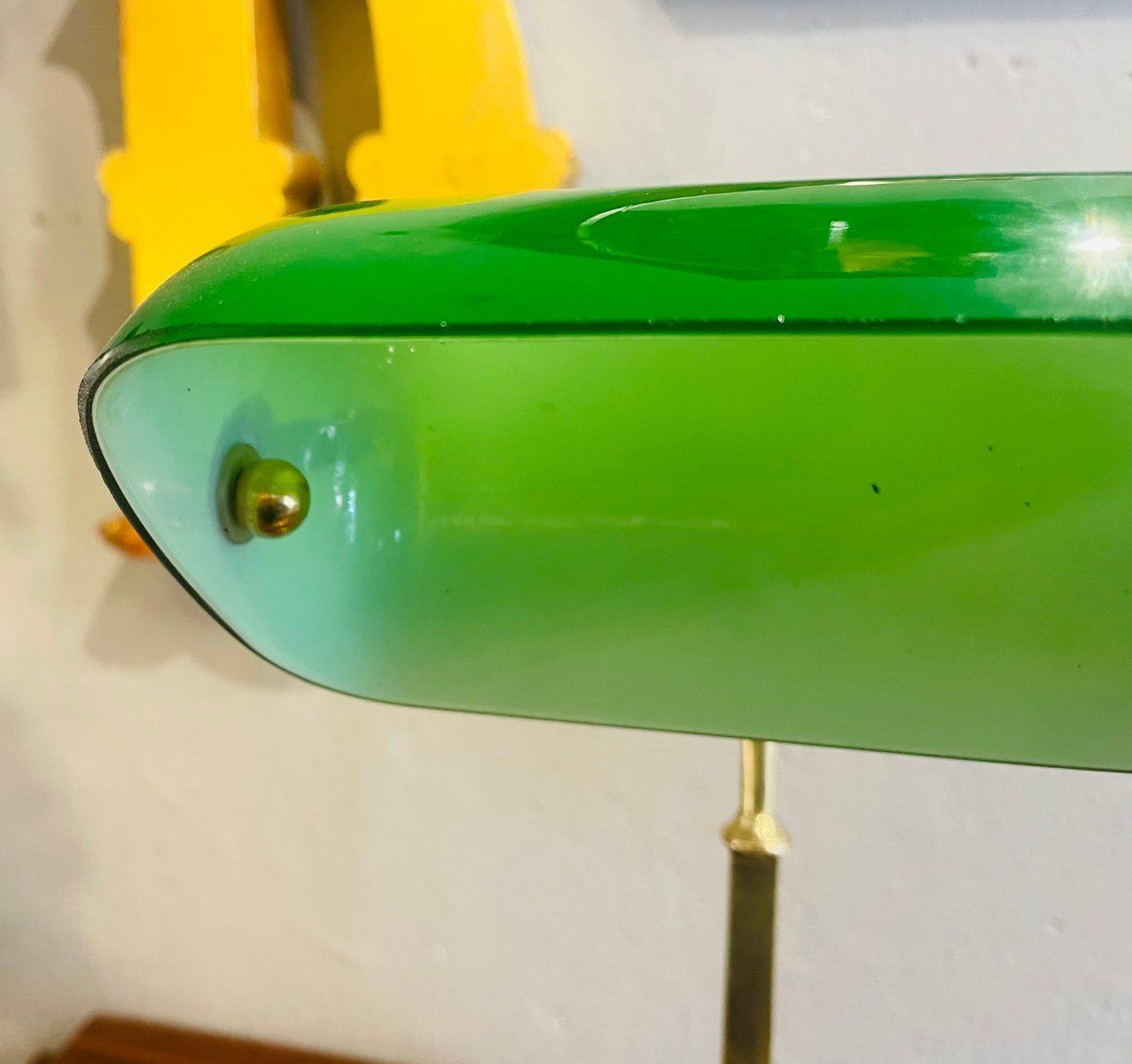 photo vintage Ministerial Churchill Lamp In Bronze And Opaline Glass