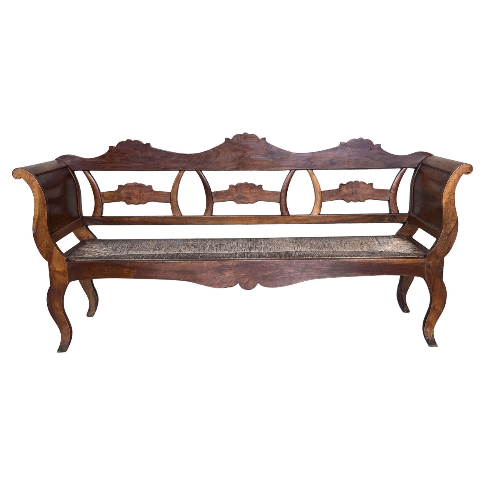 Banc catalan du XXe siècle en noyer, assise cannée