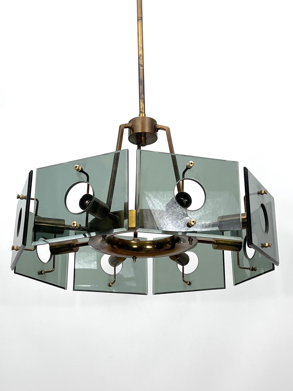 Gino Paroldo, Modernist Brass And Smoked Glass Chandelier. Italy 1960s photo vinterior