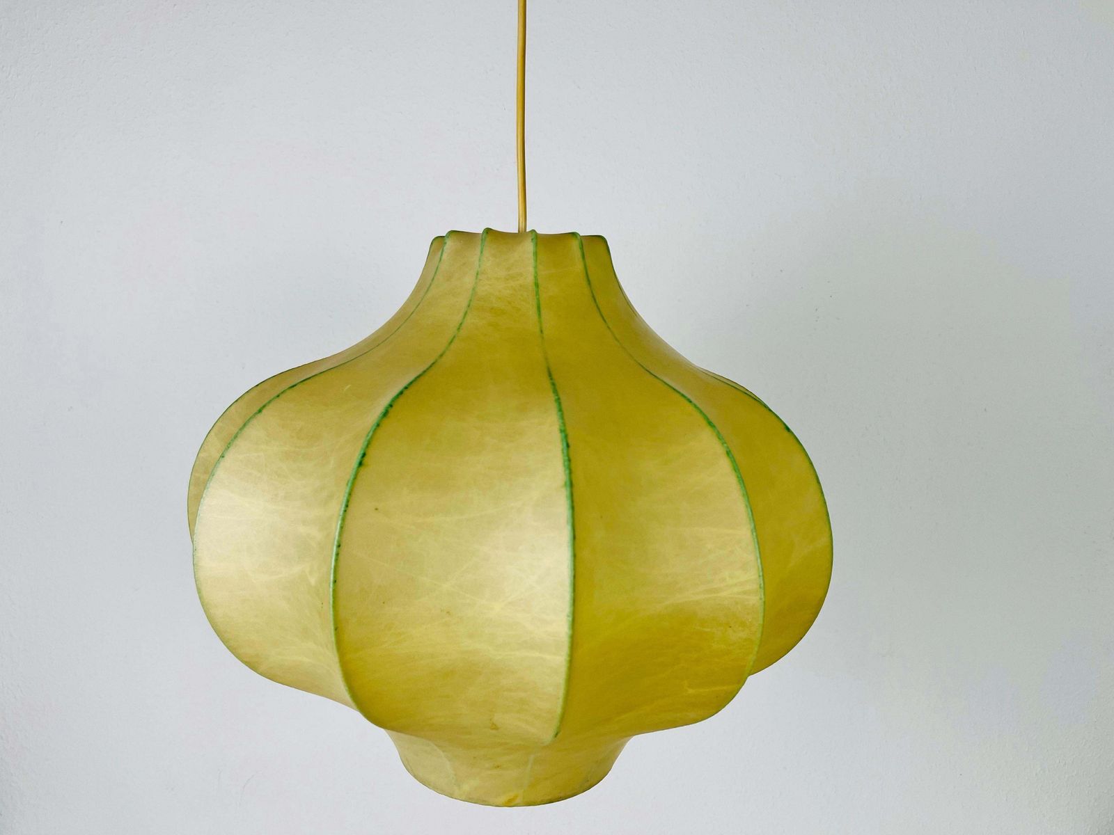 Mid Century Modern Bloemvormige Cocon Hanglamp, Jaren 1960, Italië photo Verlichting