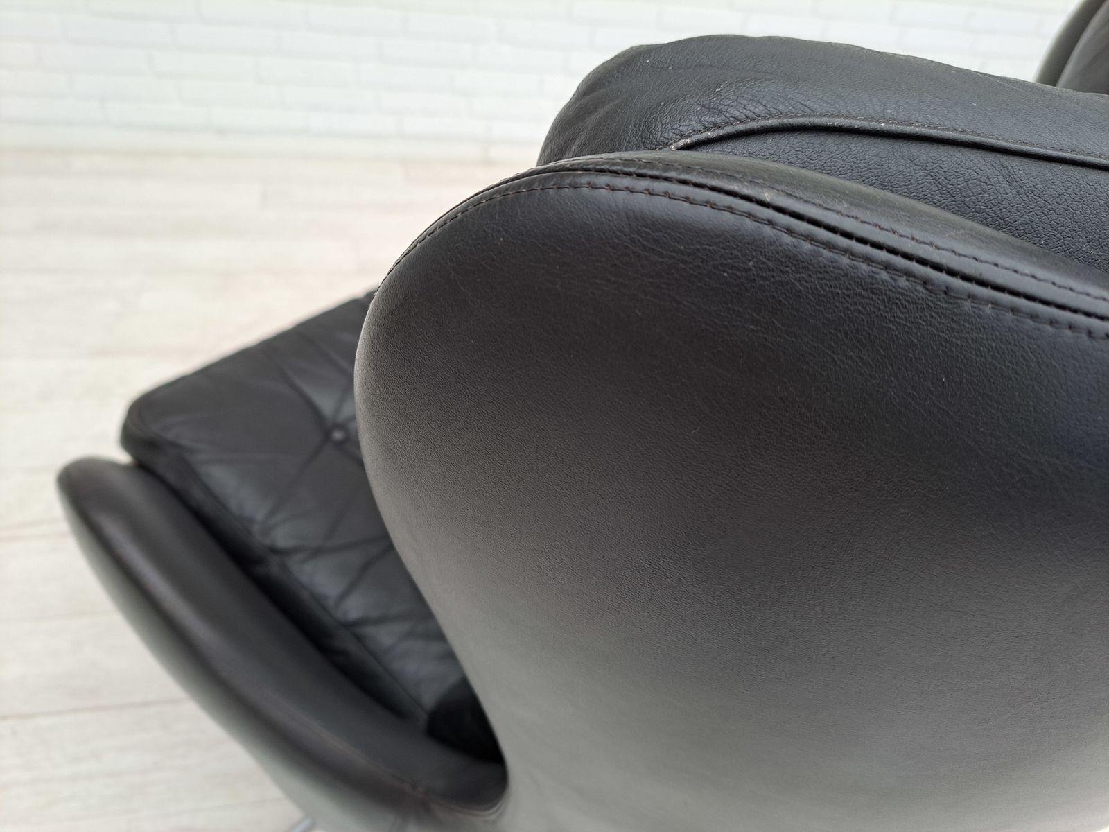 Furniture 1970s, Vintage Danish Swivel Leather Armchair, Egg Form, Original Condition photo