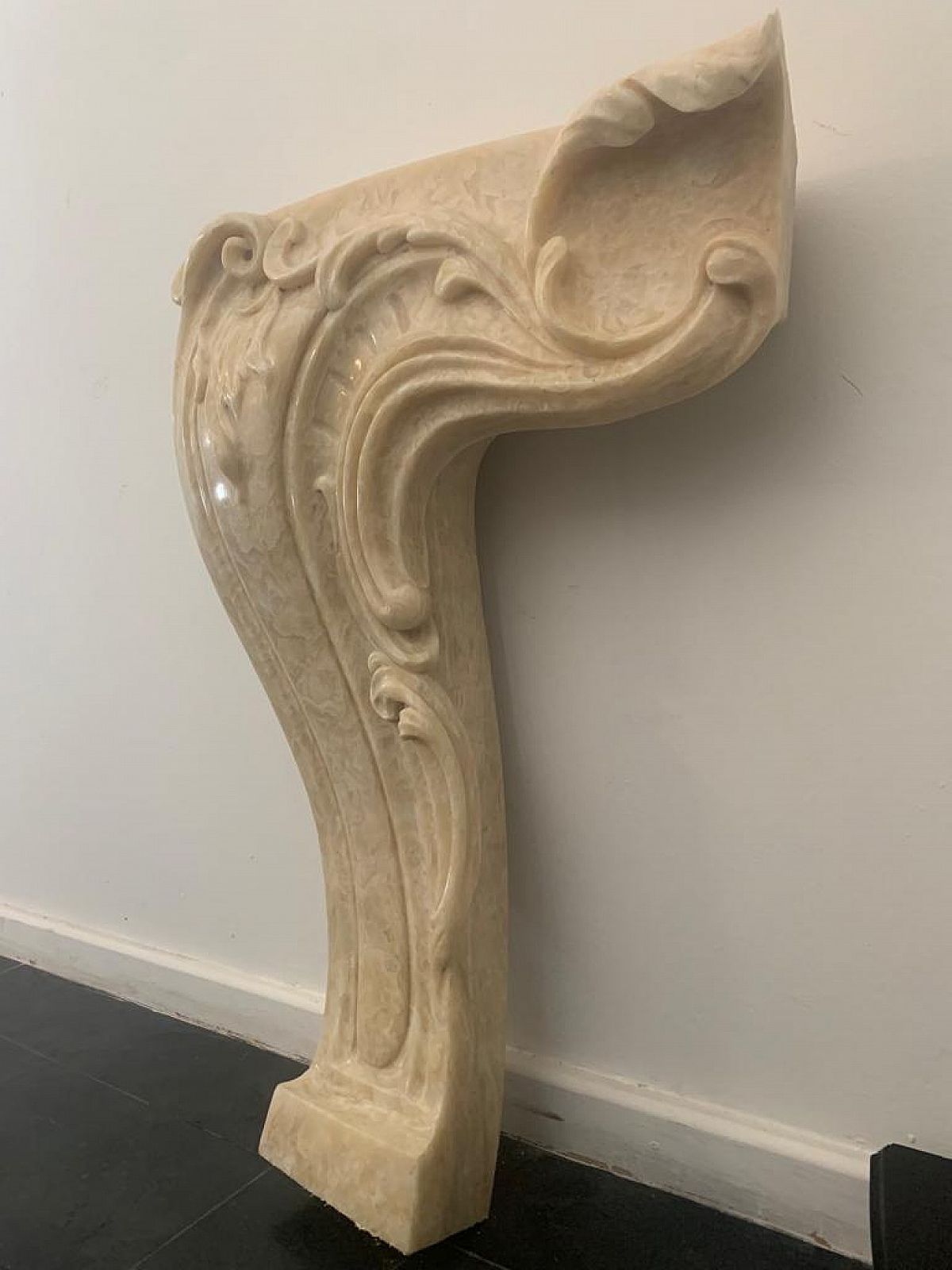 12933.0 Honey Onyx Fireplace In Baroque Style, 1940s photo