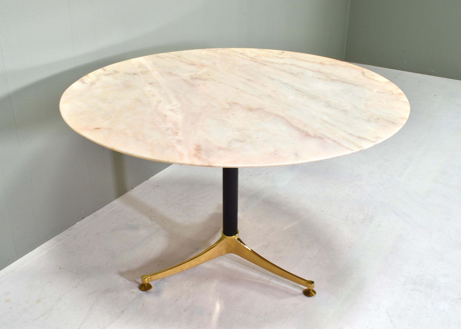 1970's Italian Dining Table In Rosé Marble And Brass   Italy, Circa 1970 photo 8566.48