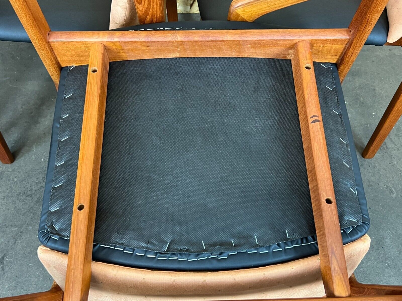 photo vintage Teak Dining Chair Henning Kjaernulf Korup Stolefabric