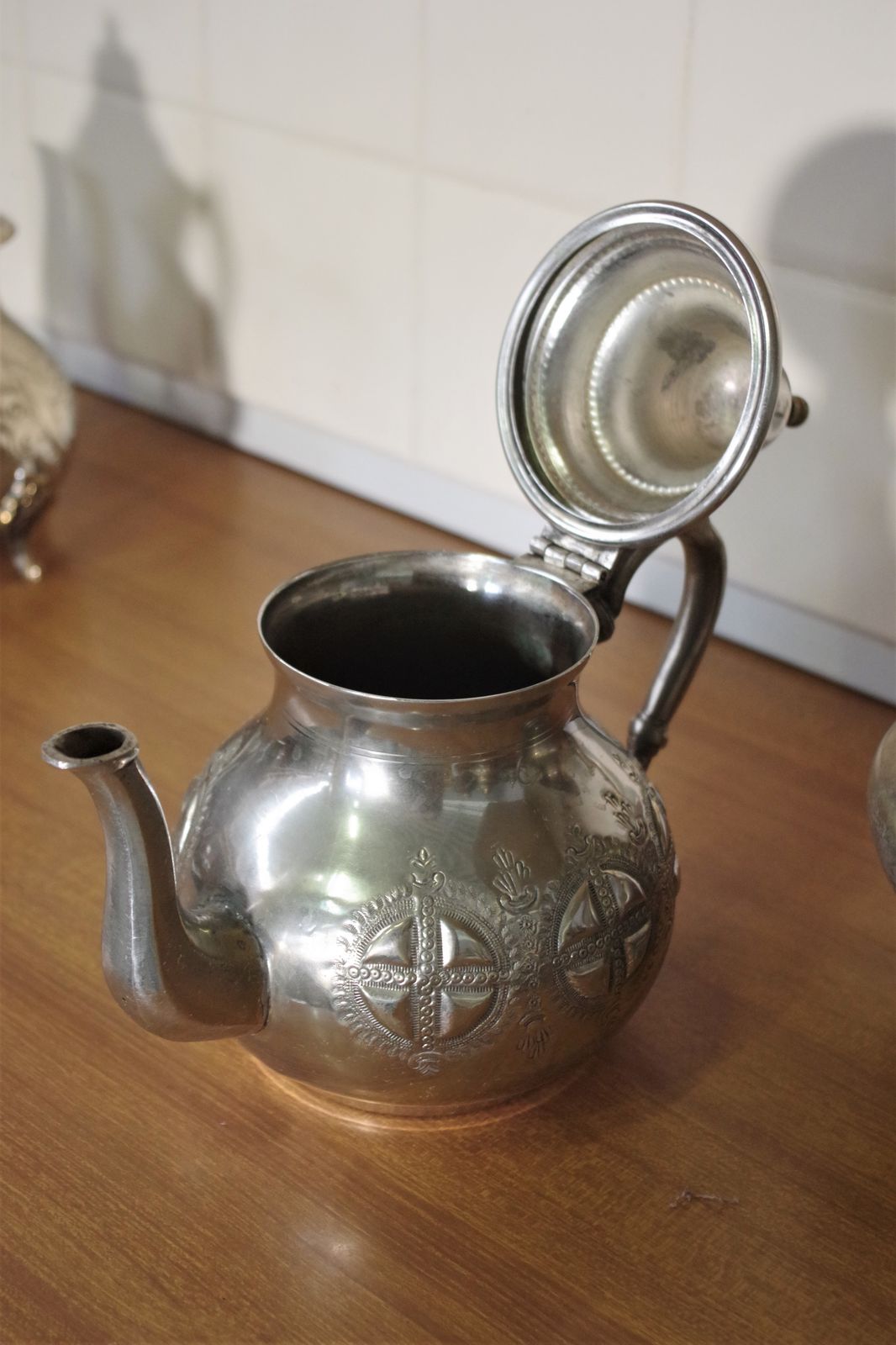 photo furniture Arabic Teapot Set 8 Pieces, Morocco 50s