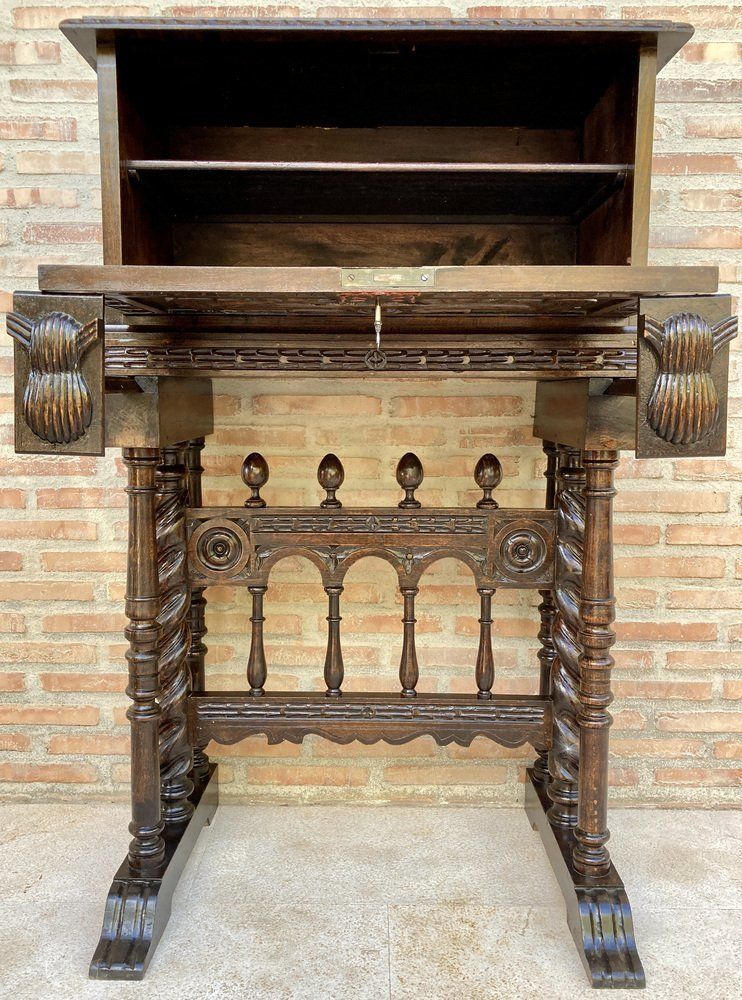 photo vintage Antique Spanish Renaissance Bar Cabinet In Oak, 1890