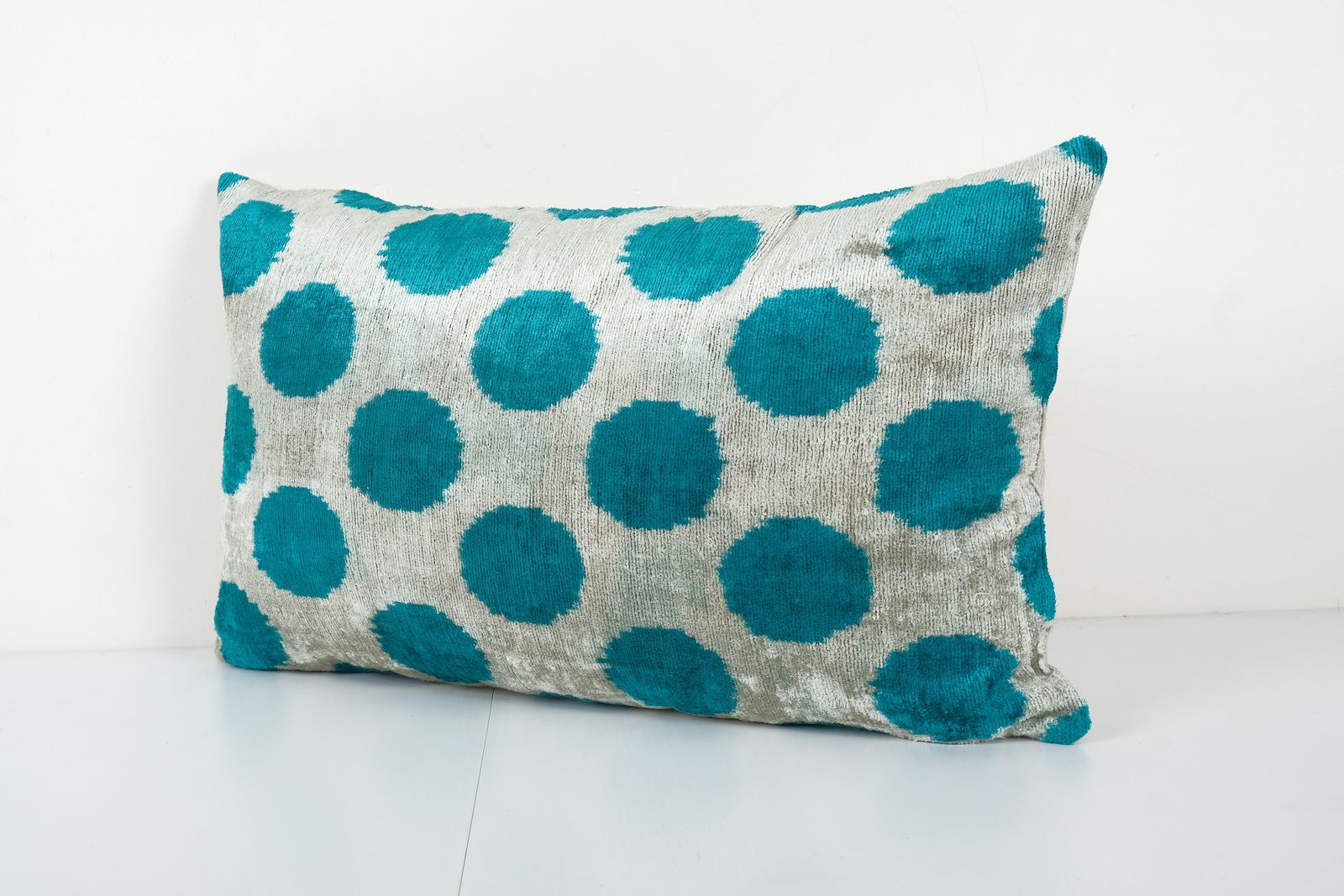 Blue Ikat Velvet Pillow Cover, Silk Velvet Polka Dot Pillow Cover, Handloom Ikat Pillow Geometric Ikat Velvet Pillow Cover 16'' X 24'' photo 60.0
