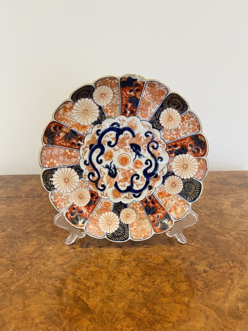 Quality Antique Japanese Imari Plate With A Scalloped Shaped Edge photo for sale
