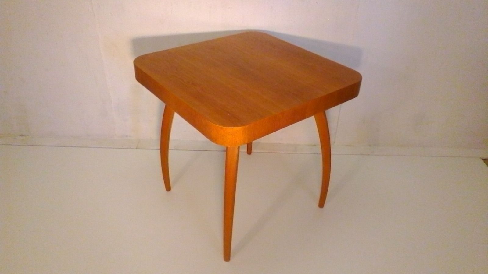 photo furniture Set Of Two Armchair With Coffee Table By Jindřich Halabala, 1935´S