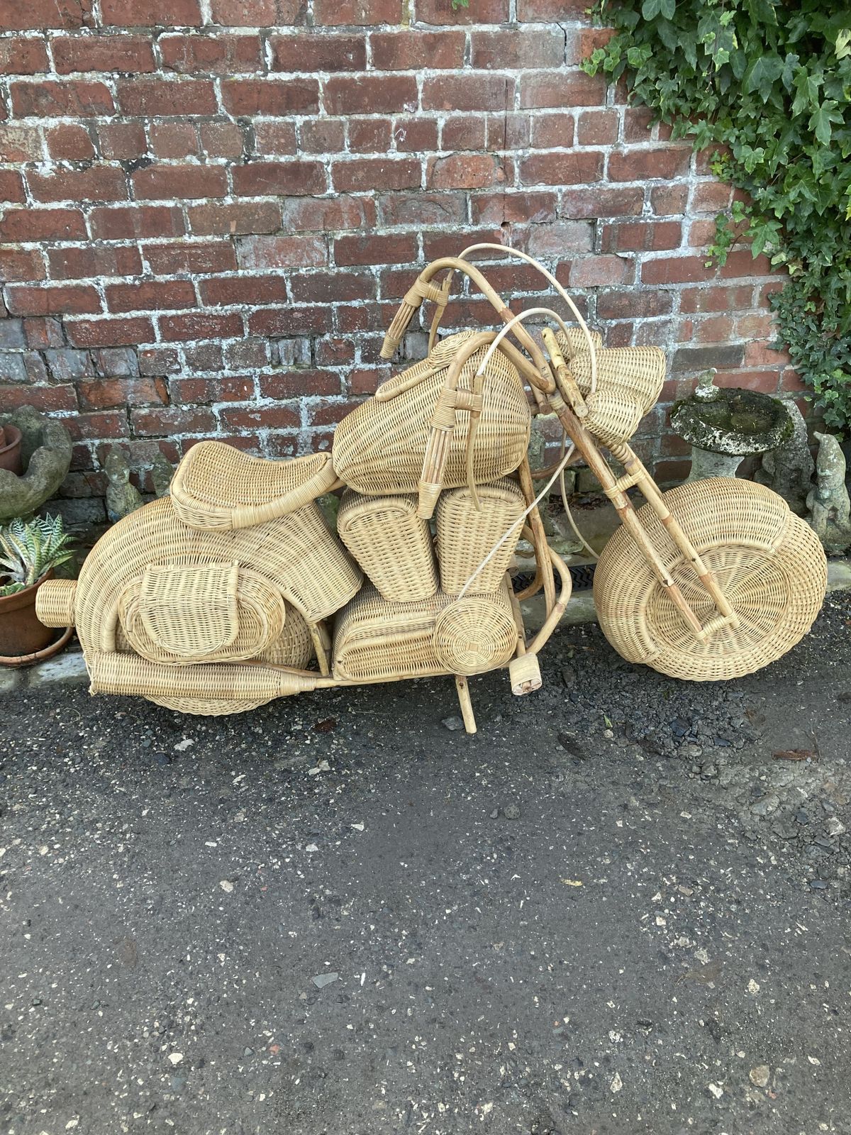 Harley Davidson Wicker Bike photo vinterior