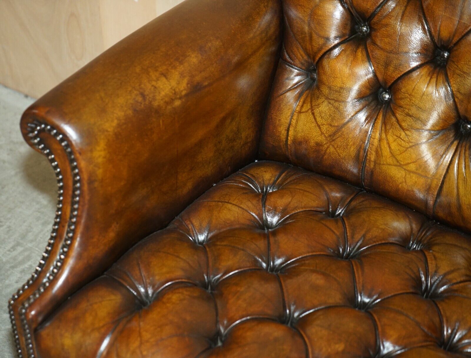 photo vinterior Antique Restored Cigar Brown Leather Chesterfield Tufted Library Armchair