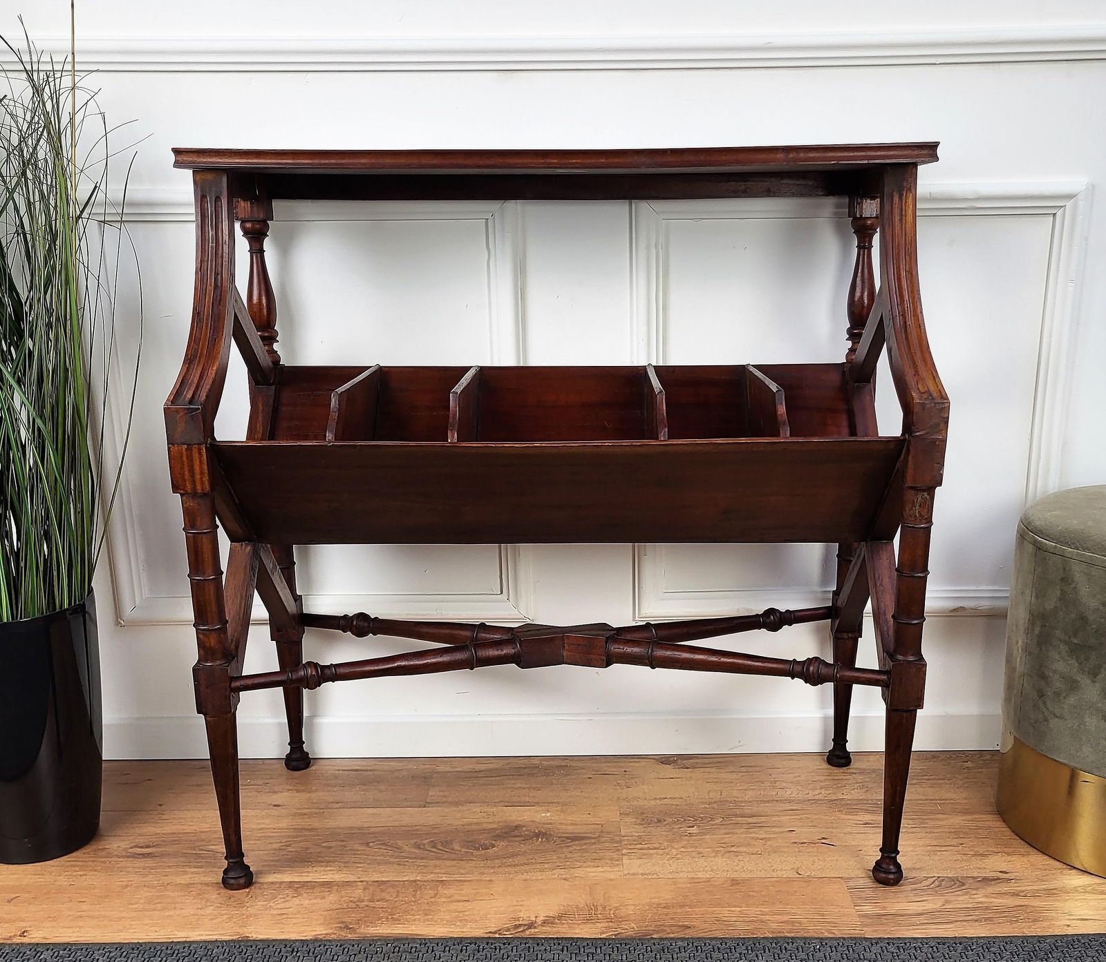 Italian 1960s Mid Century Modern Wine Dry Bar Cocktail Cabinet Side Table photo vinterior