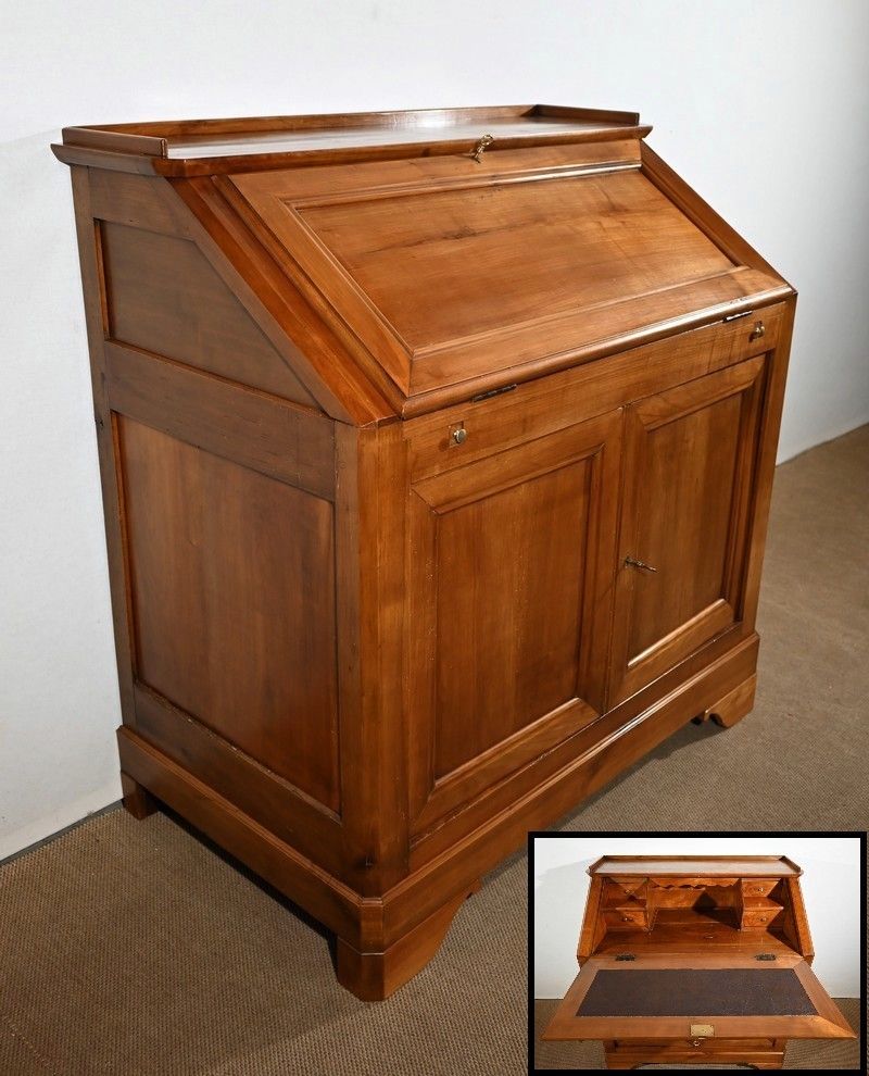 Regional Sloping Furniture In Cherry   Late 19th Century