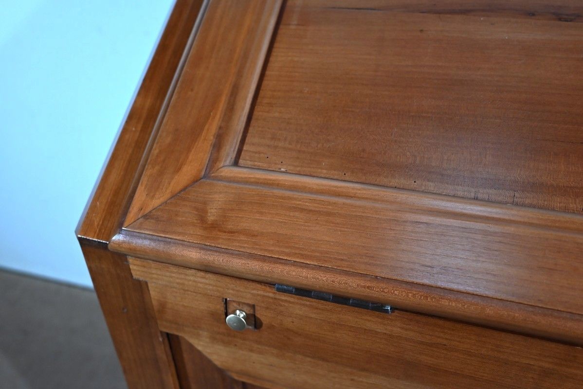 photo furniture Regional Sloping Furniture In Cherry   Late 19th Century
