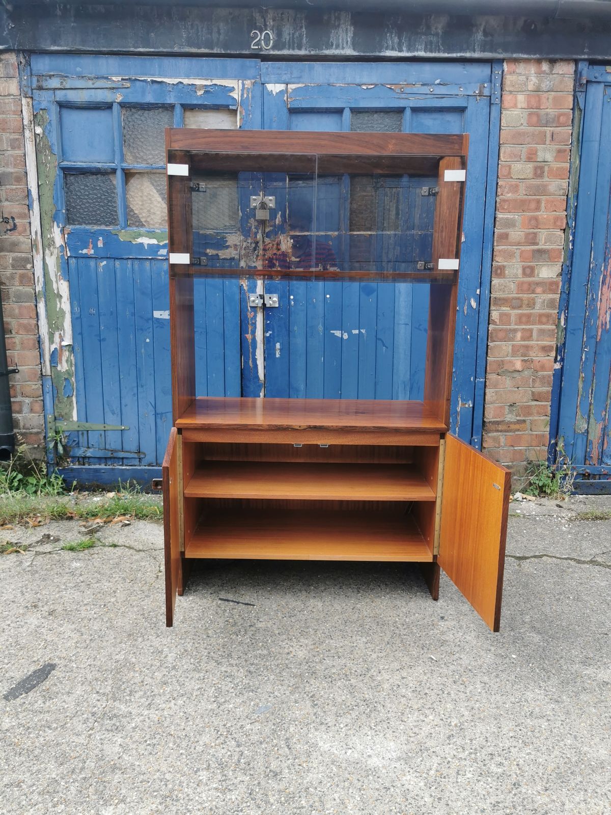 Rosewood Room Dividers/Bookshelf photo vinterior