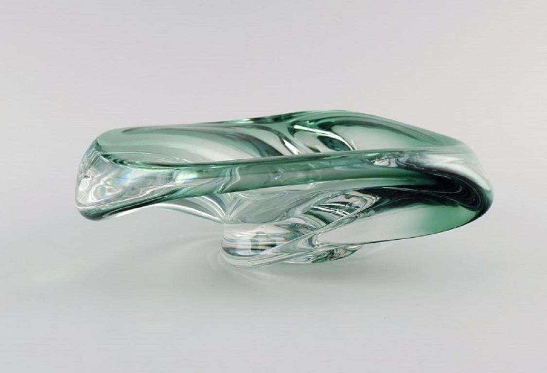 Murano Bowl In Green Mouth Blown Art Glass, Curved Design, Italy 1980s photo 264.0