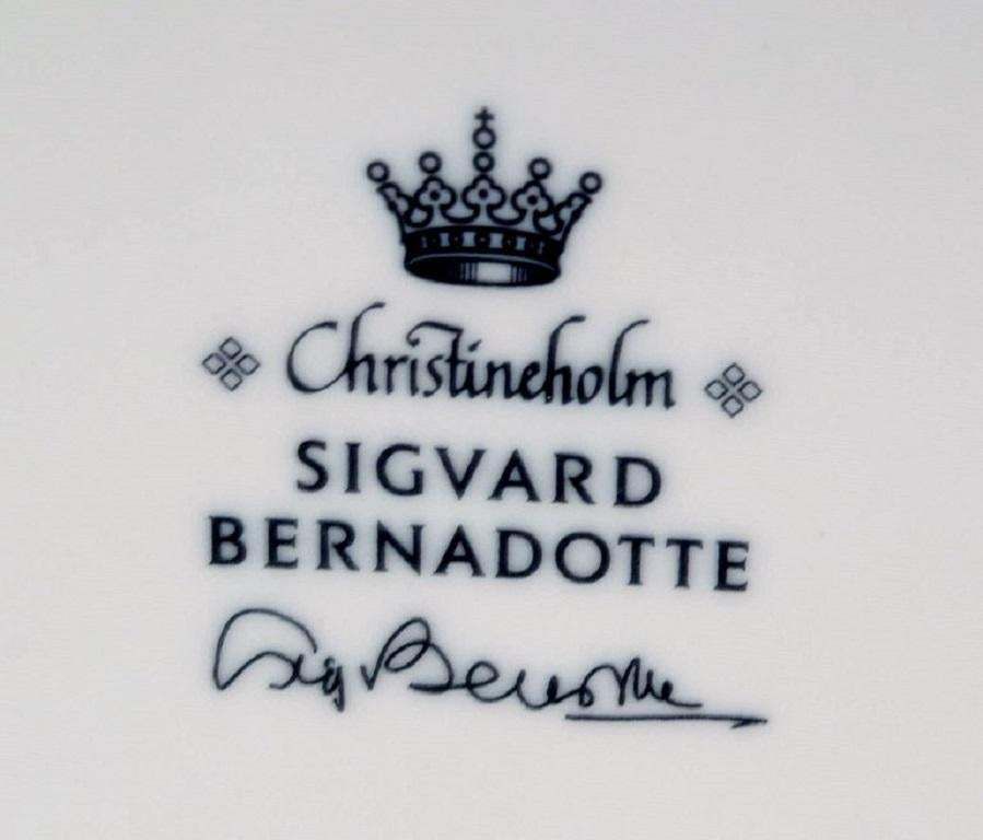 Sigvard Bernadotte For Christineholm, Twelve Large Dinner Plates In Porcelain photo 495.0