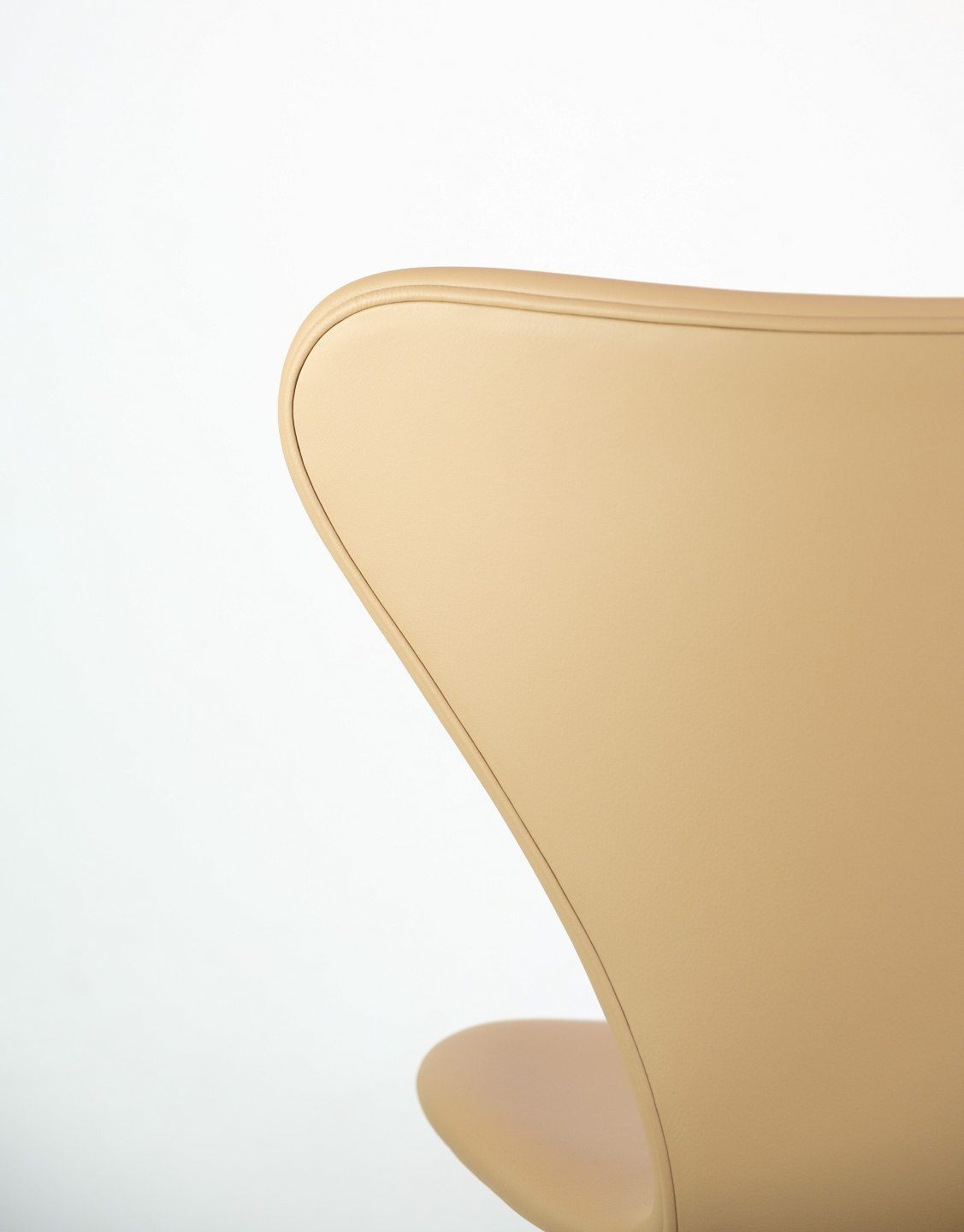 A Set Of 4 Seven Chairs Model 3107 By Arne Jacobsen For Fritz Hansen photo buy