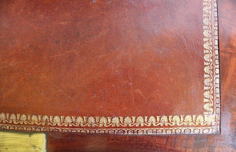 photo vintage Narrow Secretary In Burl Mahogany Veneer, Restoration   1st Part Of The 19th Century