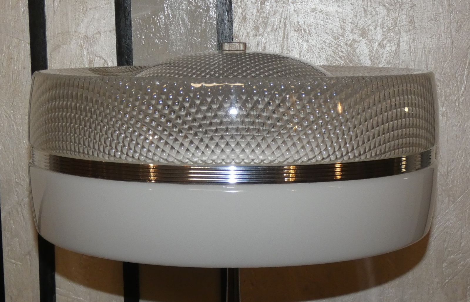 photo furniture Acrylic Glass And Steel Futurist Space Needle Table Lamp, Italy, 1960s