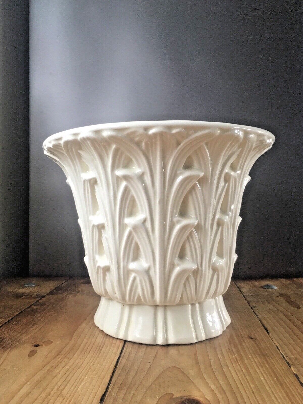 photo furniture Rare Large Casa Fina Spain Reed Leaves Leaf Pottery Jardiniere Planter Plant Pot