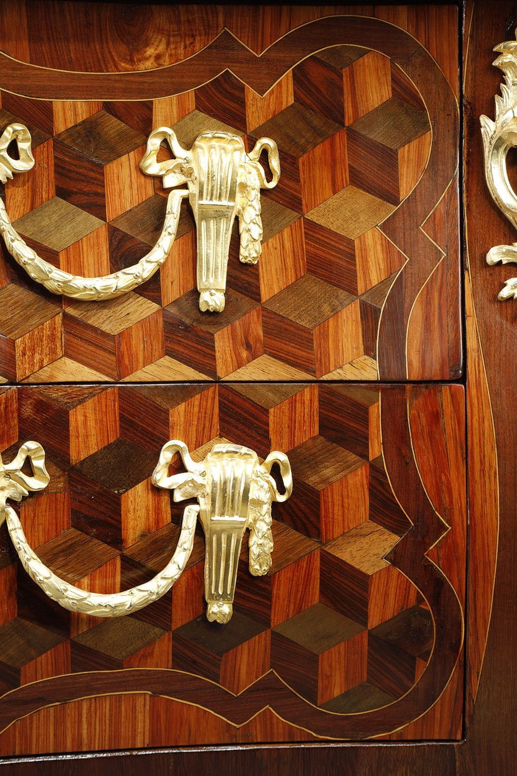 18775.0 Chest Of Drawers In Rosewood Veneer With Oeben Marquetry, Louis XV Period photo