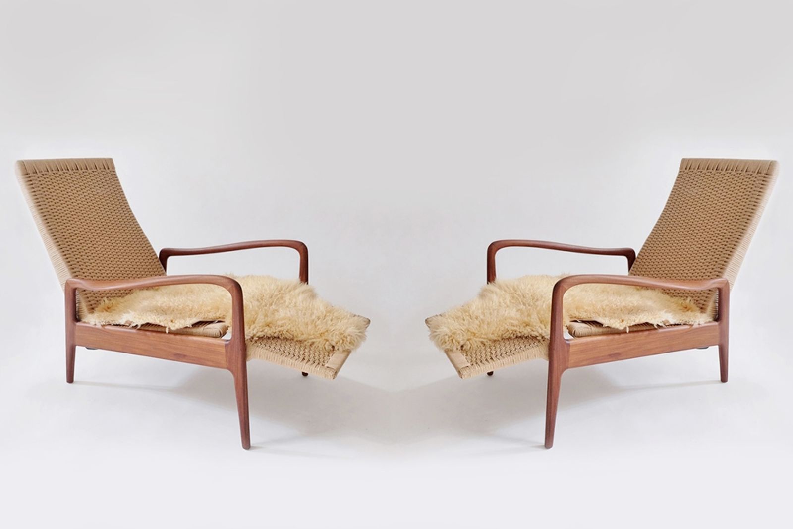 Pair Of Mid Century Modern Reclining Lounge Chairs