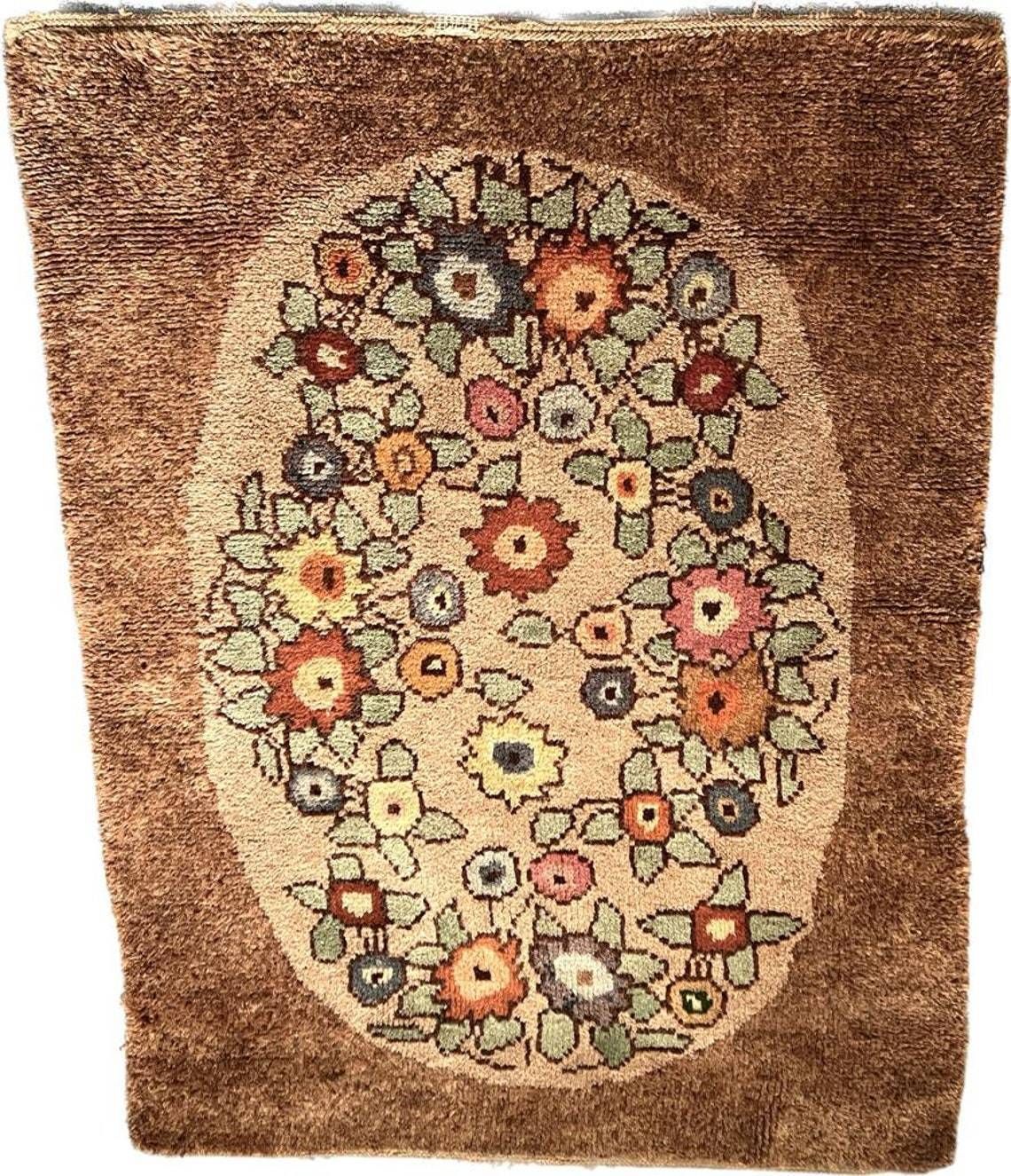 Scandinavian Style Brown Hook Rug, Mid Century High Pile Shag Rug photo Textiles