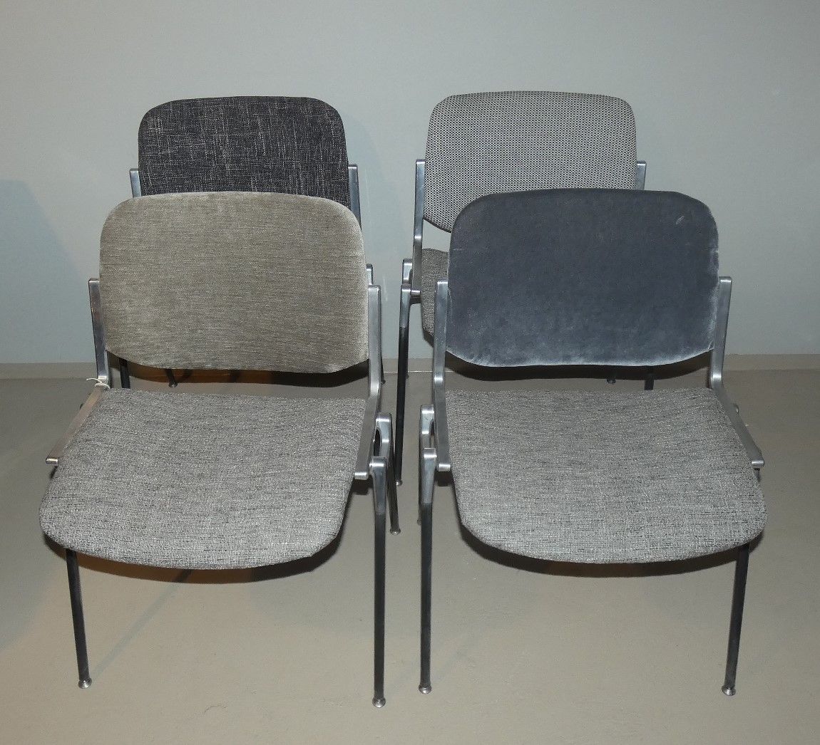 Set Of 4 Cotton And Velvet Model Dsc 106 Dining Chairs By Giancarlo Piretti For Castelli / Anonima Castelli, Italy 1960s