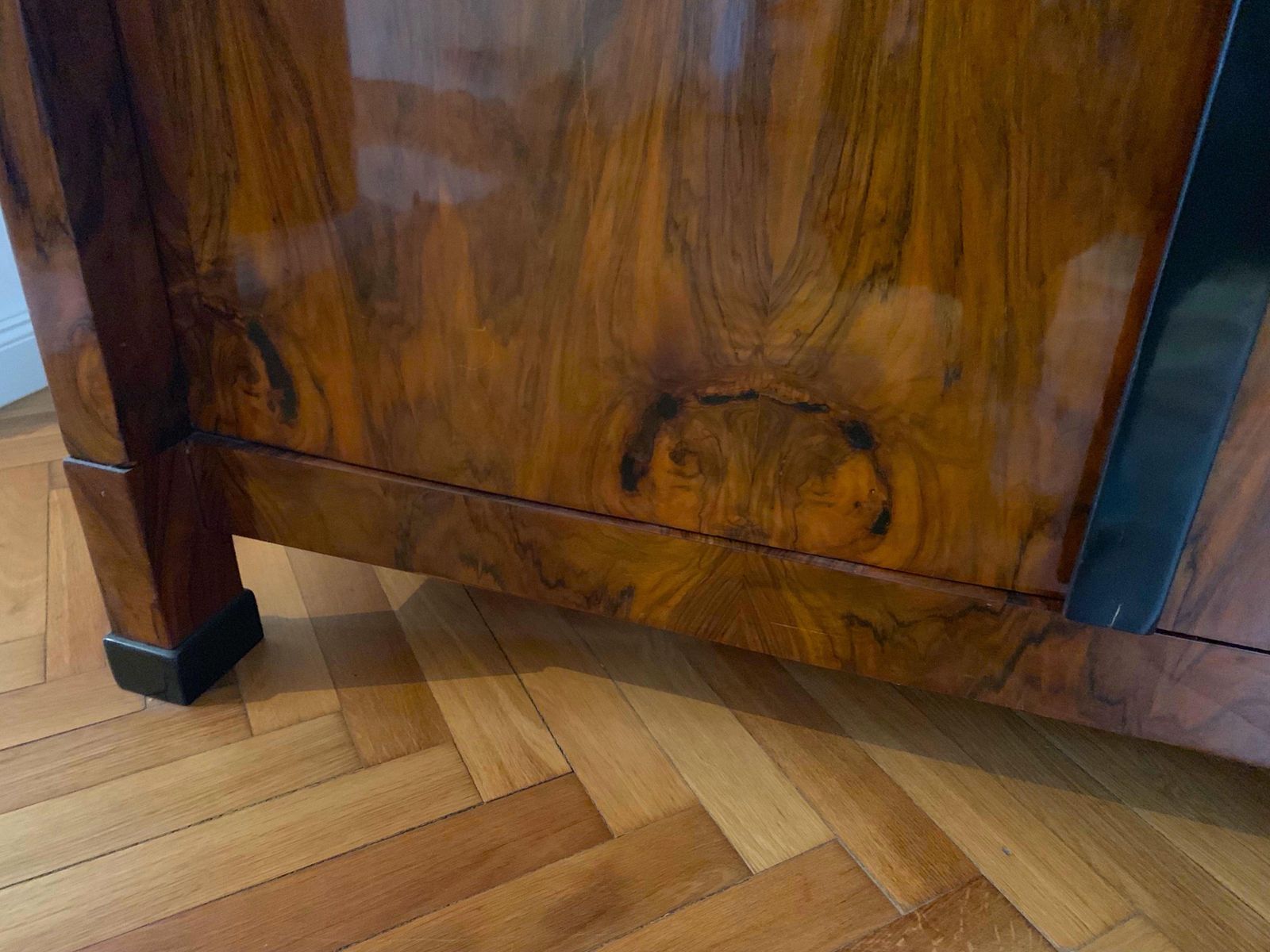 photo for sale Neoclassical Empire Armoire, Walnut Veneer, Brass, Austria/Vienna, Circa 1810 15