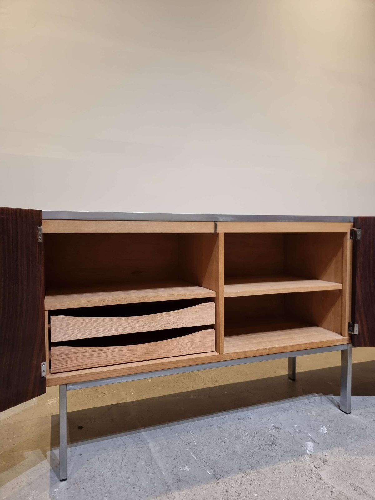 photo for sale Rozenhout Dressoir Met Travertijnen Blad Van Etienne Fermigier, 1961, Frankrijk