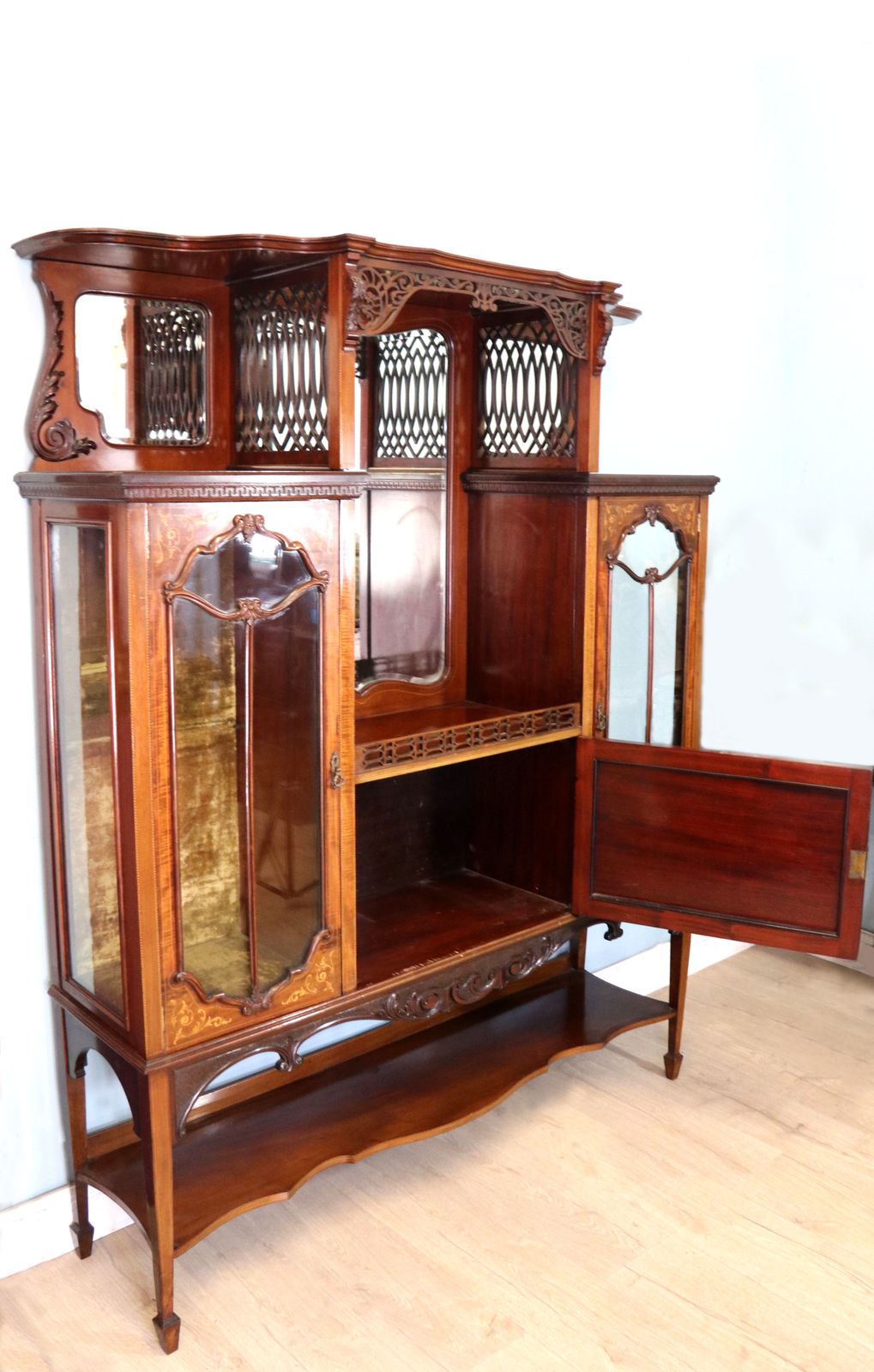 A Lovely Late 19th Century Inlaid Mahogany Cabinet. photo vinterior