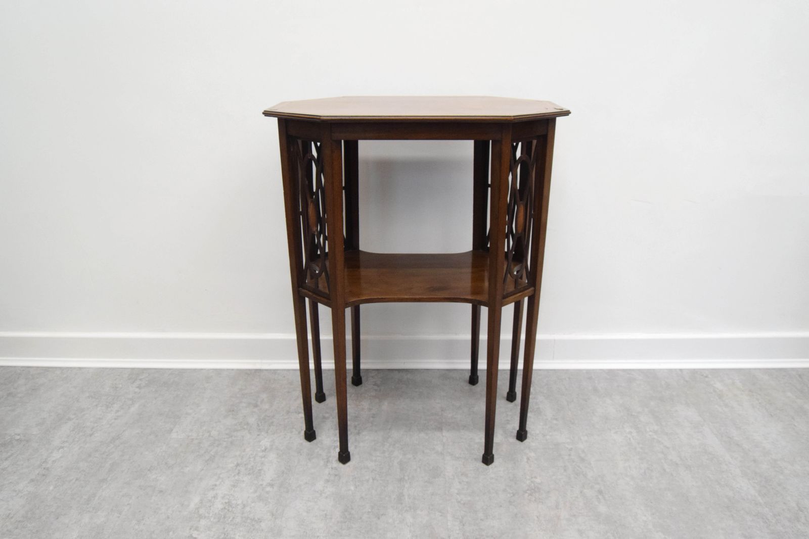 Edwardian Inlaid Mahogany Sheraton Revival Occasional Table photo vinterior