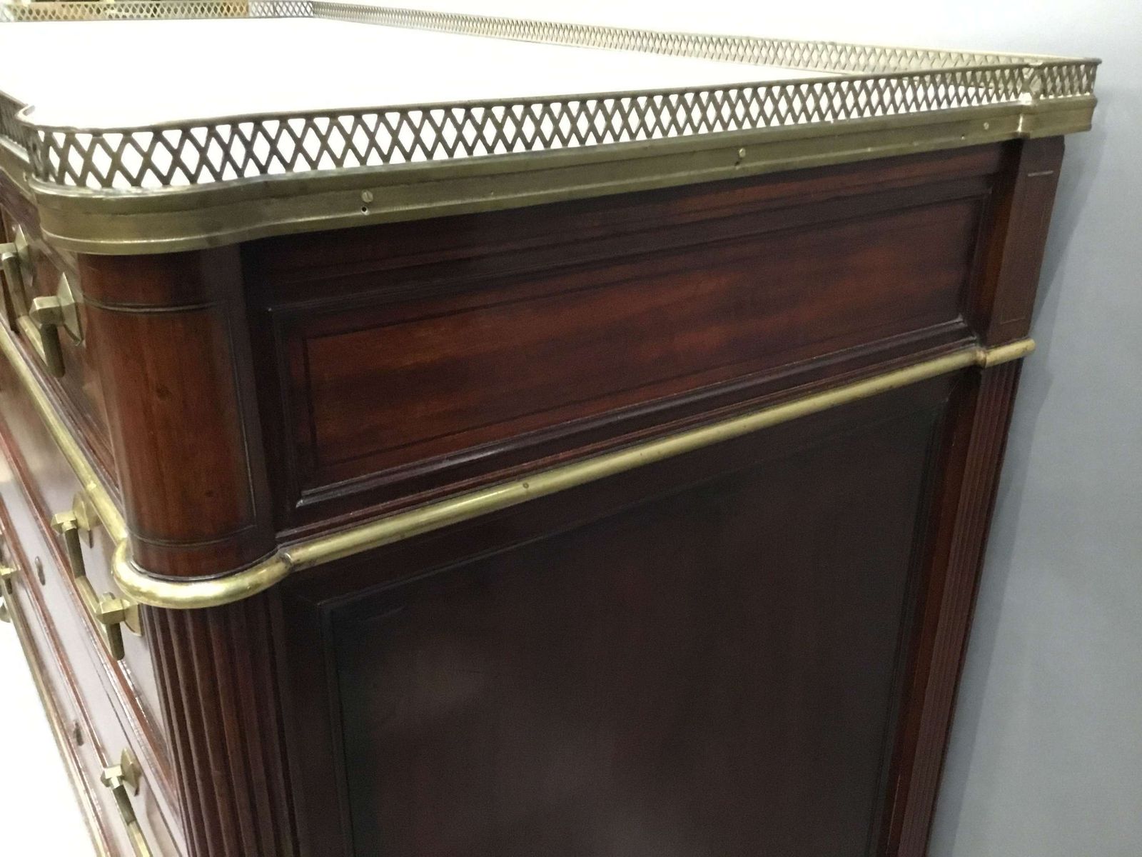 photo vinterior Late C18th Louis XVI Neoclassical Figured Mahogany Commode