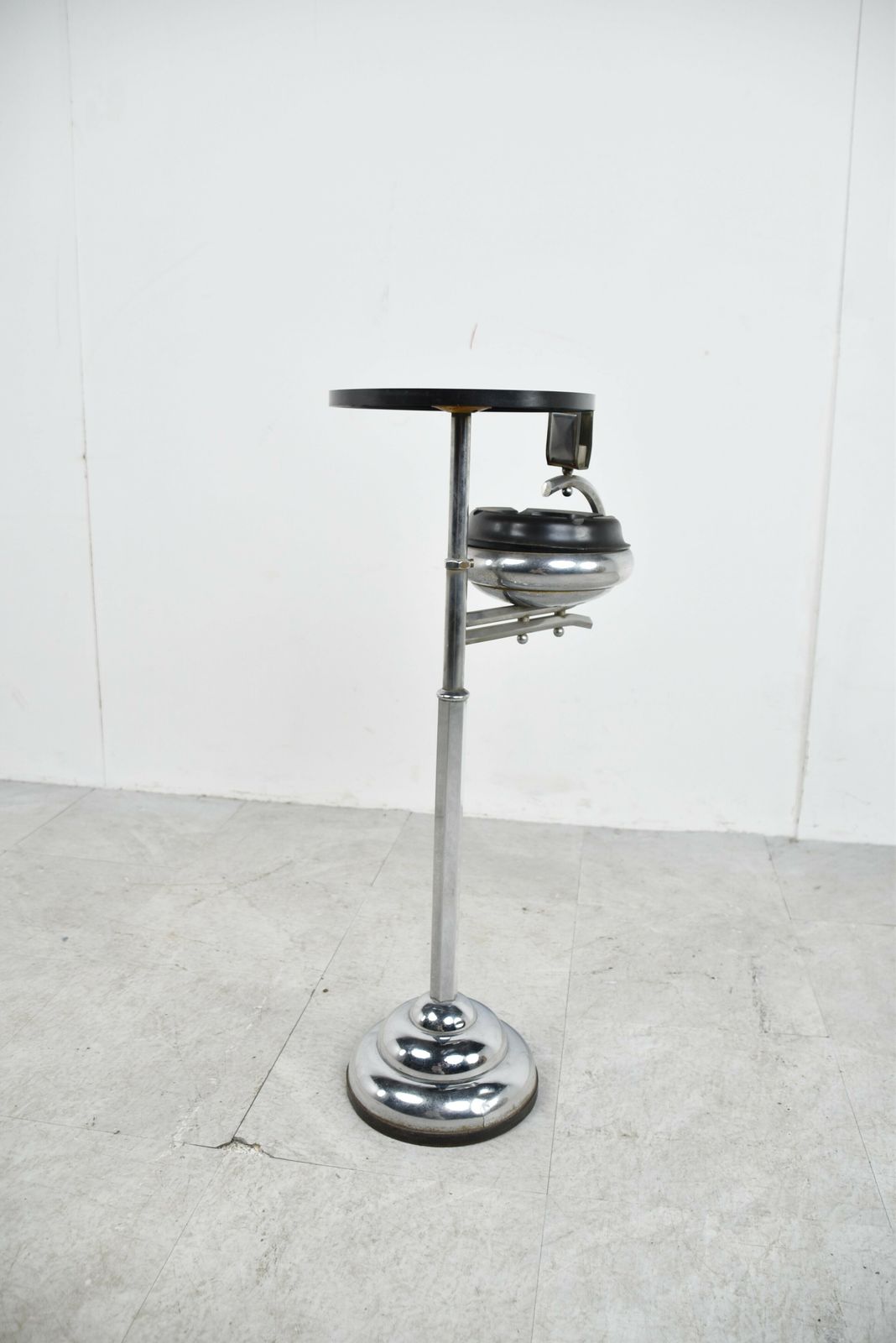 Art Deco Ashtray By Demeyere, 1930s photo vinterior