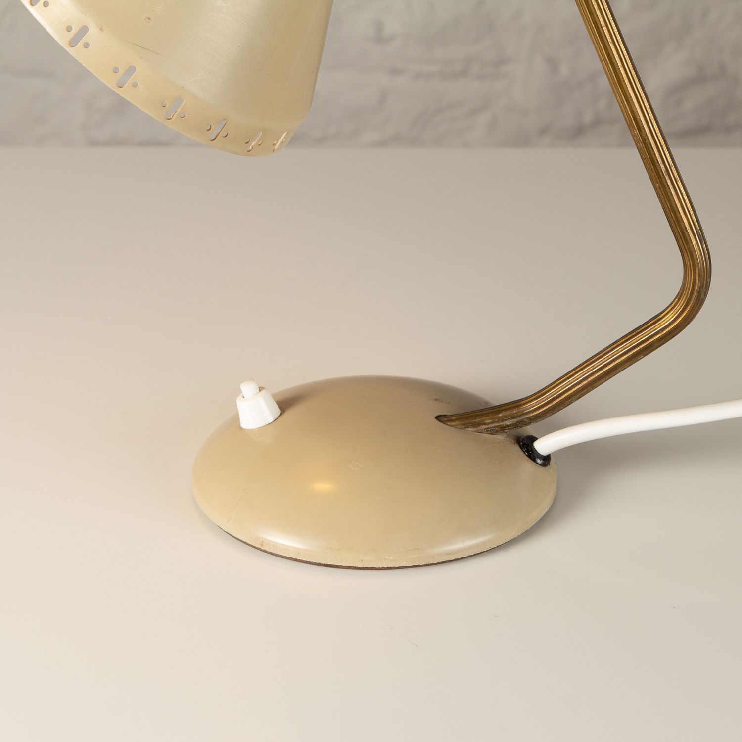 Cream And Brass Gooseneck Desk Lamp By Erik Wärnå For Ewå Värnamo, Sweden, 1950s photo buy