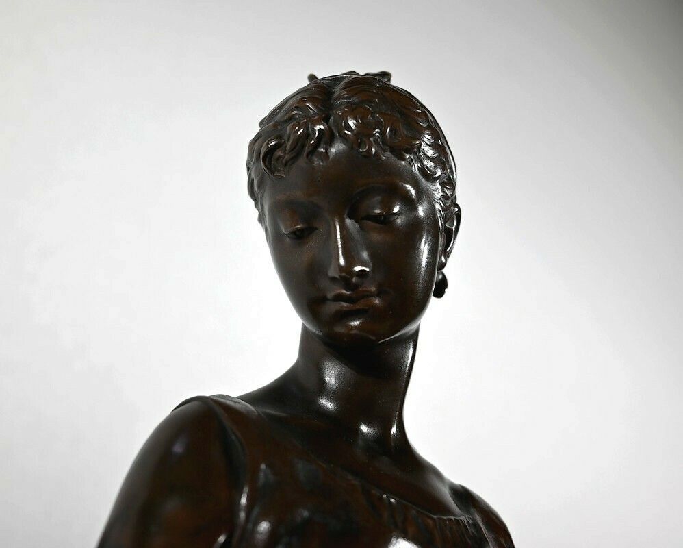 Bronze "The Young Woman With A Dog", Signed El.Truffot   2nd Half Of The 19th Century photo vintage