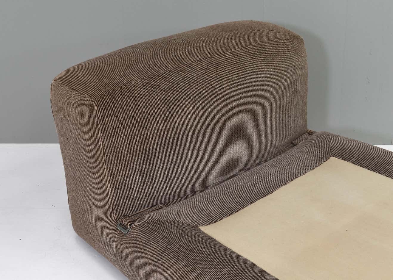 Mario Bellini Le Mura Daybed In Original Mohair Velvet, Italy, 1972 photo vintage