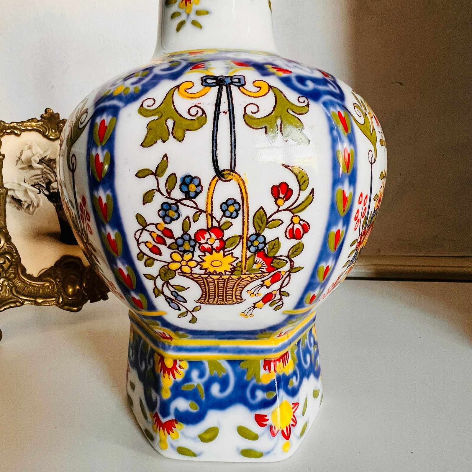 Mosa Maastricht Made In Holland, Polychroom Beschilderde Vaas, Porseleinen Knopvaas photo Woonaccessoires