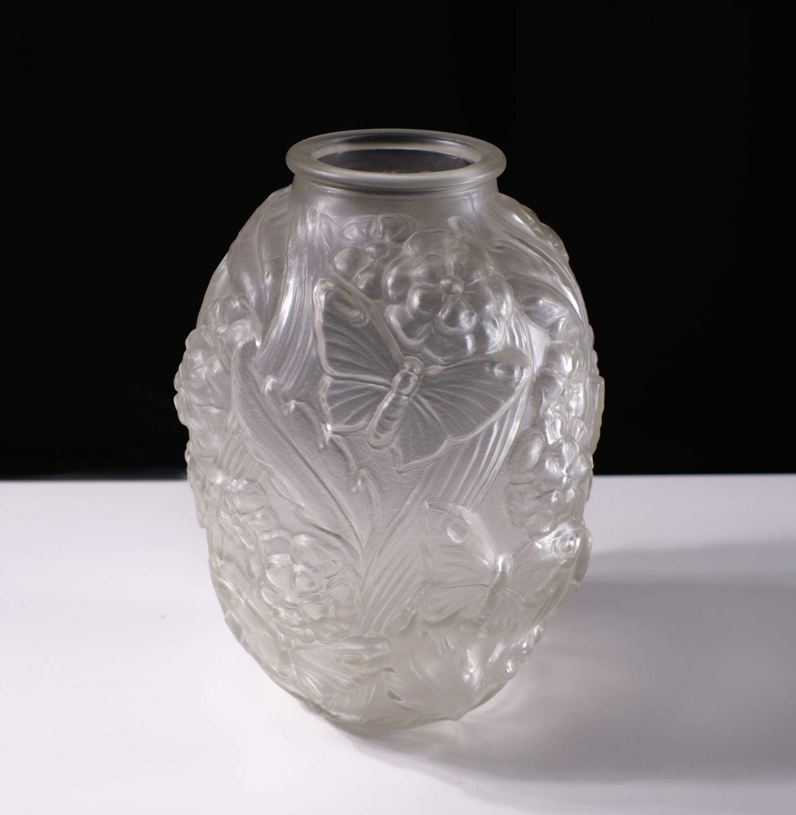Grote Gesatineerde Geperst Glas Art Deco Vaas, Jaren 1930 photo Woonaccessoires