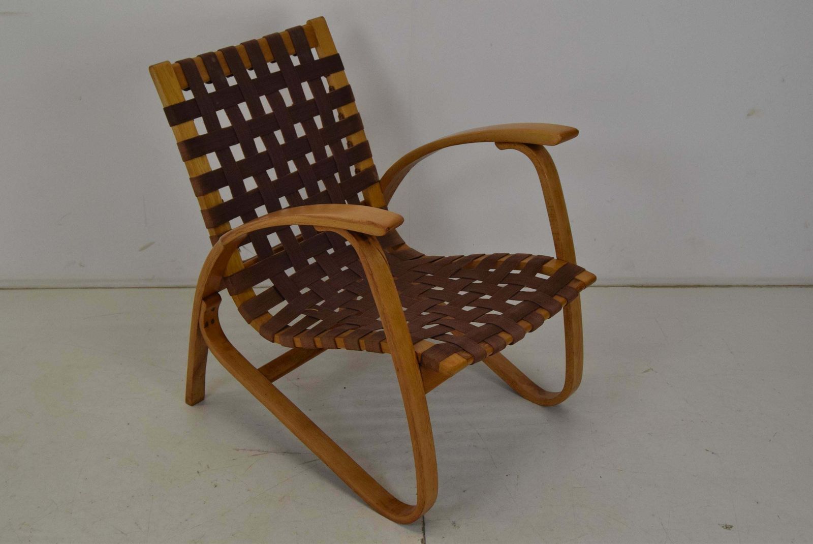 Bent Beechwood Armchair,Design Jan Vaněk,1930's. photo for sale