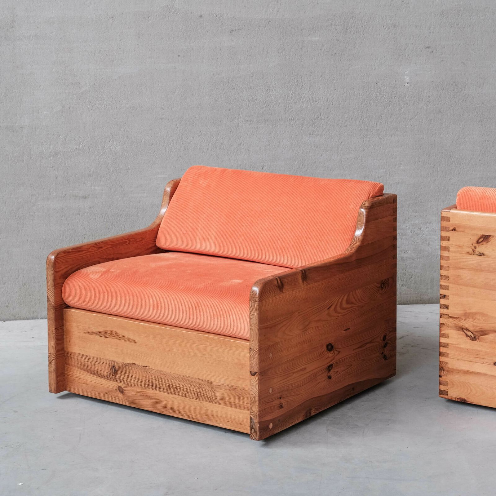 photo vintage Pair Of Mid Century Pine Armchairs Attr. To Ate Van Apeldoorn